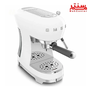 یک دستگاه اسپرسو SMEG سفید با یک نازل بخار، یک سینی چکه دار و یک صفحه گرم کننده فنجان.